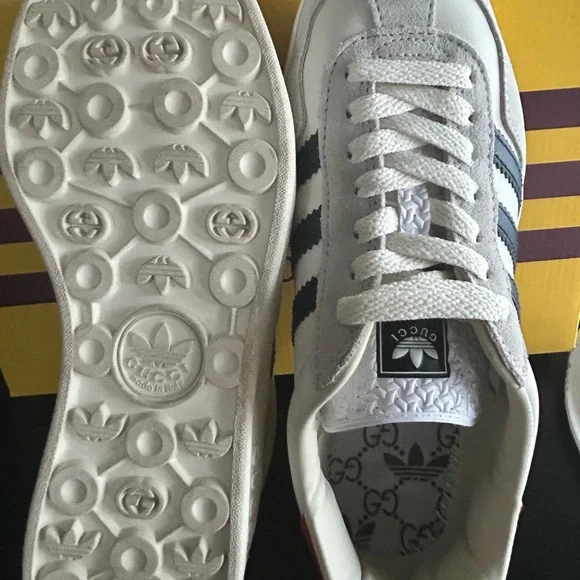 Gucci White and Red Women's Sneakers - Picture 3 of 7